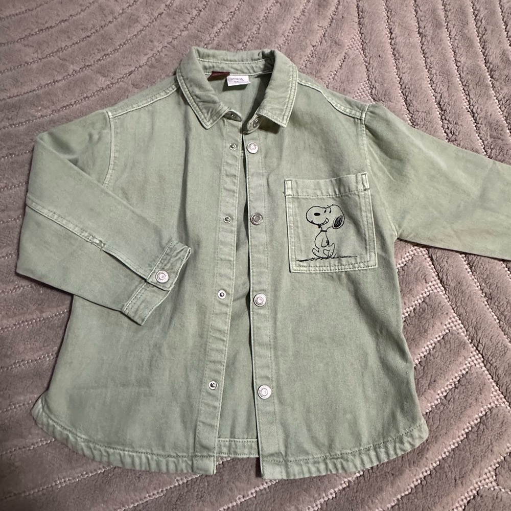 Zara Peanuts Snoopy kids button down jean jacket size 4-5 years